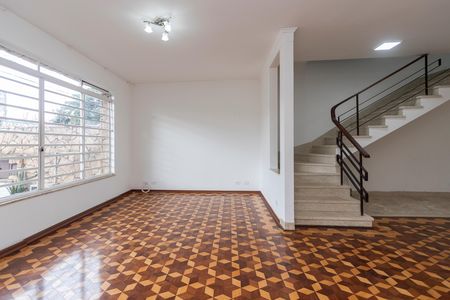 Casa à venda com 150m², 3 quartos e 3 vagas Casa à venda com 150m², 3 quartos e 3 vagasSala