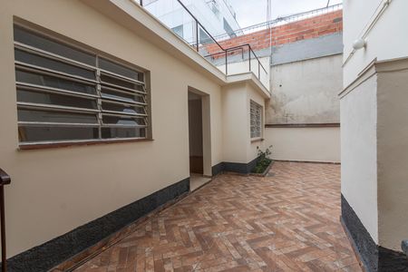 Casa à venda com 150m², 3 quartos e 3 vagas Casa à venda com 150m², 3 quartos e 3 vagasQuintal