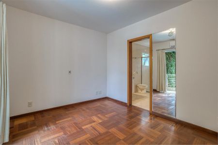 Casa à venda com 405m², 4 quartos e 5 vagas