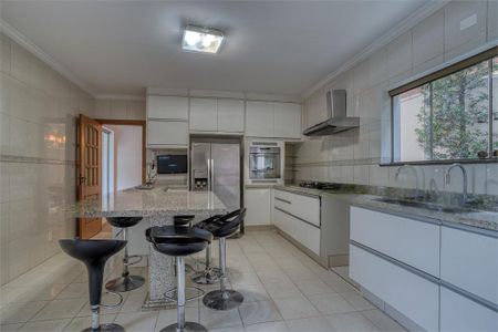 Casa à venda com 405m², 4 quartos e 5 vagas