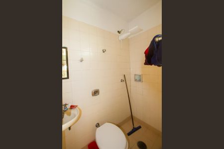 Casa à venda com 333m², 3 quartos e 3 vagas Casa à venda com 333m², 3 quartos e 3 vagasBanheiro de Serviço