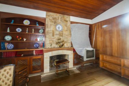 Casa à venda com 333m², 3 quartos e 3 vagas Casa à venda com 333m², 3 quartos e 3 vagasSala