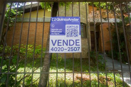 Casa à venda com 333m², 3 quartos e 3 vagas Casa à venda com 333m², 3 quartos e 3 vagasPlaca