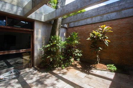 Casa à venda com 333m², 3 quartos e 3 vagas Casa à venda com 333m², 3 quartos e 3 vagasÁrea Externa