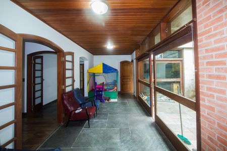 Casa à venda com 333m², 3 quartos e 3 vagas Casa à venda com 333m², 3 quartos e 3 vagasSala