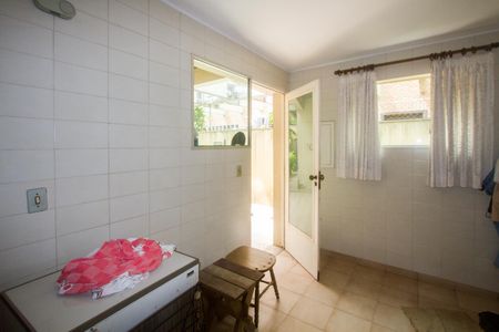 Casa à venda com 333m², 3 quartos e 3 vagas Casa à venda com 333m², 3 quartos e 3 vagasCozinha