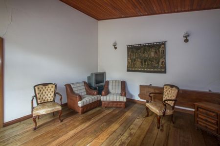 Casa à venda com 333m², 3 quartos e 3 vagas Casa à venda com 333m², 3 quartos e 3 vagasSala