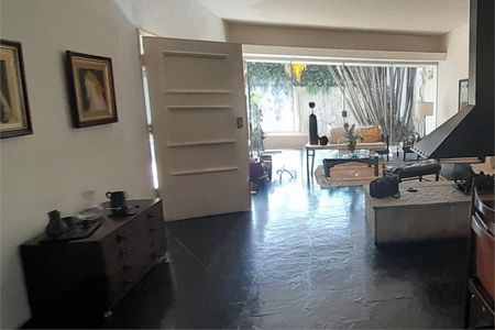 Casa à venda com 3 quartos, 203m² em Santo Amaro, São Paulo