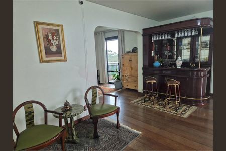 Apartamento à venda com 337m², 4 quartos e 3 vagas