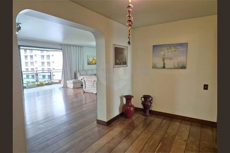 Apartamento à venda com 337m², 4 quartos e 3 vagas