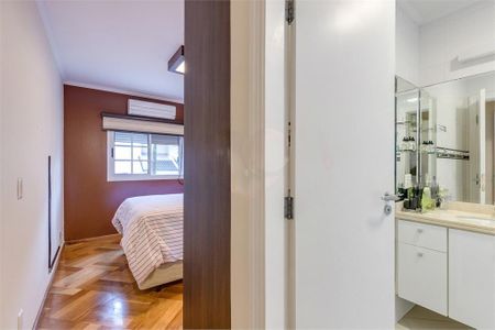 Casa à venda com 276m², 3 quartos e 4 vagas