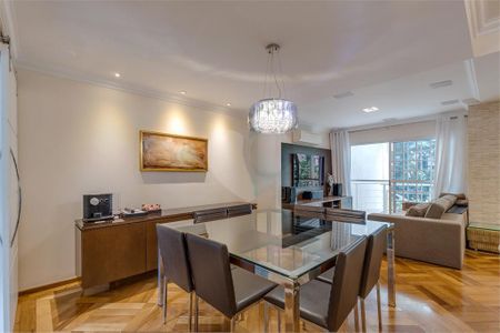 Casa à venda com 276m², 3 quartos e 4 vagas