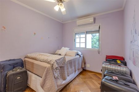 Casa à venda com 276m², 3 quartos e 4 vagas