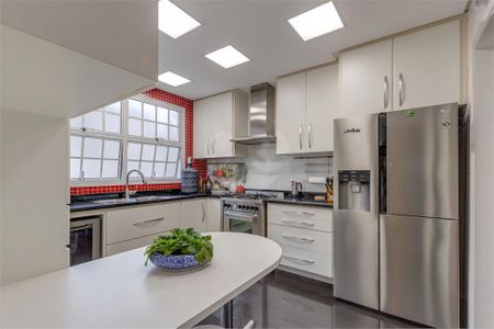 Casa à venda com 276m², 3 quartos e 4 vagas