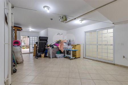 Casa à venda com 276m², 3 quartos e 4 vagas