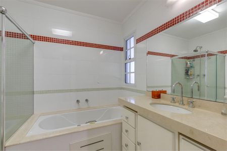 Casa à venda com 276m², 3 quartos e 4 vagas