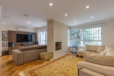 Casa à venda com 276m², 3 quartos e 4 vagas