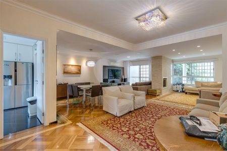 Casa à venda com 276m², 3 quartos e 4 vagas