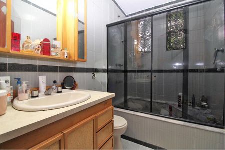 Casa de condomínio à venda com 140m², 3 quartos e 1 vaga