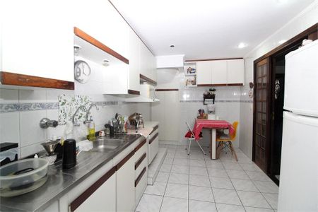 Casa de condomínio à venda com 140m², 3 quartos e 1 vaga