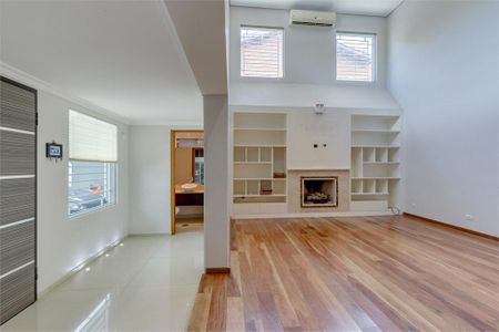 Casa à venda com 387m², 4 quartos e 4 vagas