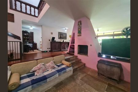 Casa à venda com 600m², 3 quartos e 3 vagas