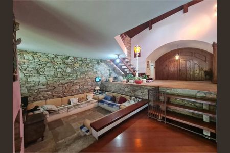 Casa à venda com 600m², 3 quartos e 3 vagas