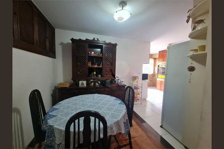 Casa à venda com 600m², 3 quartos e 3 vagas