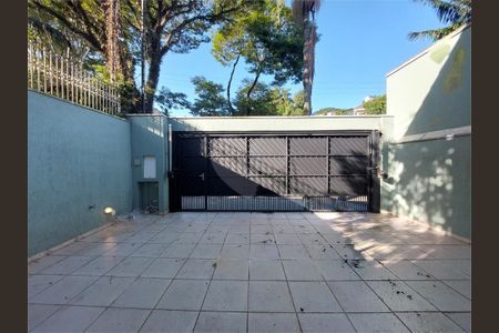 Casa à venda com 122m², 3 quartos e 2 vagas
