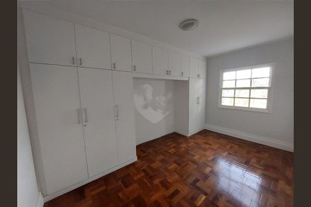 Casa à venda com 122m², 3 quartos e 2 vagas