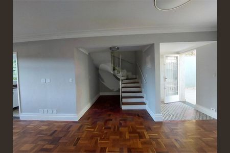 Casa à venda com 122m², 3 quartos e 2 vagas