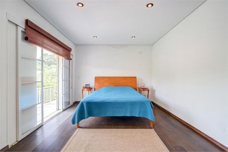 Casa de condomínio à venda com 329m², 4 quartos e 3 vagas