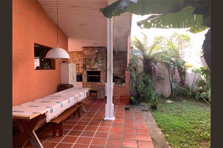 Casa à venda com 270m², 3 quartos e 4 vagas