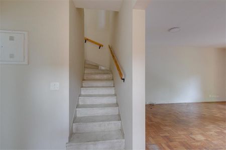 Casa à venda com 226m², 3 quartos e 2 vagas