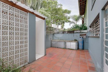 Casa à venda com 226m², 3 quartos e 2 vagas