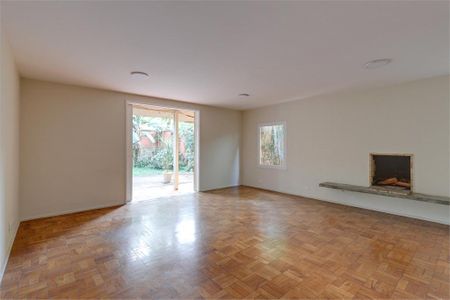 Casa à venda com 226m², 3 quartos e 2 vagas