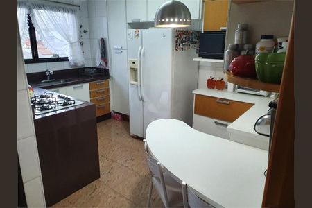 Apartamento à venda com 120m², 3 quartos e 5 vagas