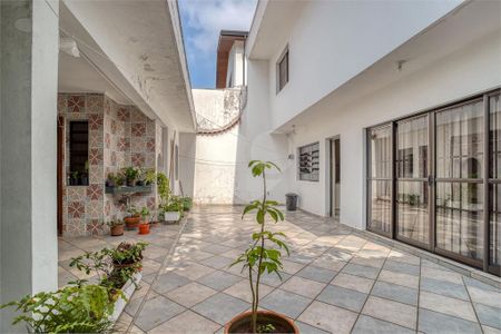 Casa de condomínio à venda com 279m², 4 quartos e 6 vagasÁrea comum