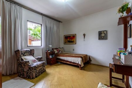 Casa de condomínio à venda com 279m², 4 quartos e 6 vagasQuarto