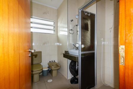 Casa de condomínio à venda com 279m², 4 quartos e 6 vagasBanheiro da Suíte 2