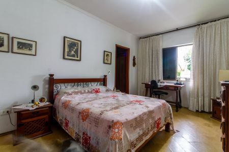 Casa de condomínio à venda com 279m², 4 quartos e 6 vagasSuíte