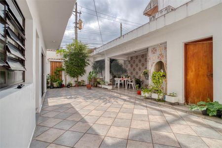 Casa de condomínio à venda com 279m², 4 quartos e 6 vagasÁrea comum