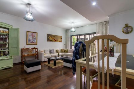 Casa de condomínio à venda com 279m², 4 quartos e 6 vagasCopa