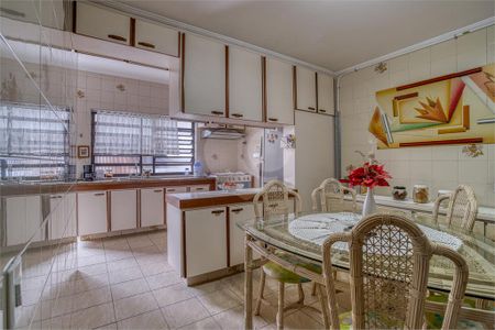 Casa de condomínio à venda com 279m², 4 quartos e 6 vagasCozinha