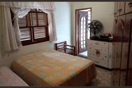 Casa de condomínio à venda com 103m², 2 quartos e 4 vagas