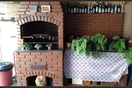 Casa de condomínio à venda com 103m², 2 quartos e 4 vagas