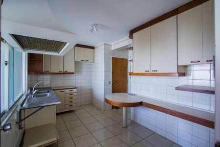 Apartamento à venda com 128m², 2 quartos e 2 vagas