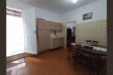 Casa à venda com 190m², 3 quartos e 6 vagas