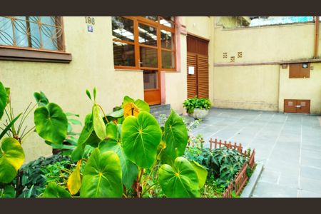 Casa à venda com 350m², 6 quartos e 8 vagas Casa à venda com 350m², 6 quartos e 8 vagasJardim