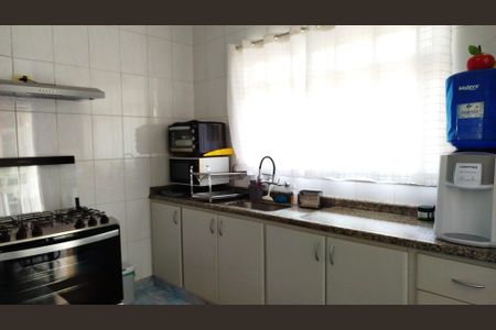 Casa à venda com 350m², 6 quartos e 8 vagas Casa à venda com 350m², 6 quartos e 8 vagasCozinha